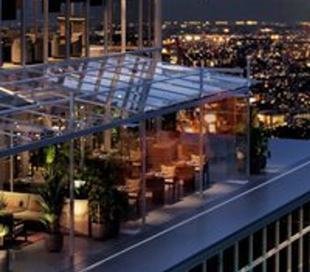 Mixer at Ce La Vi – Sky-High Singles Social at CÉ LA VI London